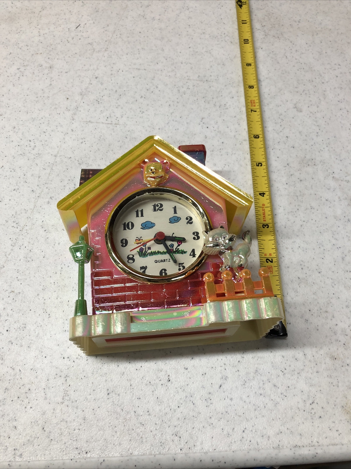 Vintage 6" Plastic Home House Clock With Cat And Fence Untested Needs Batteries1