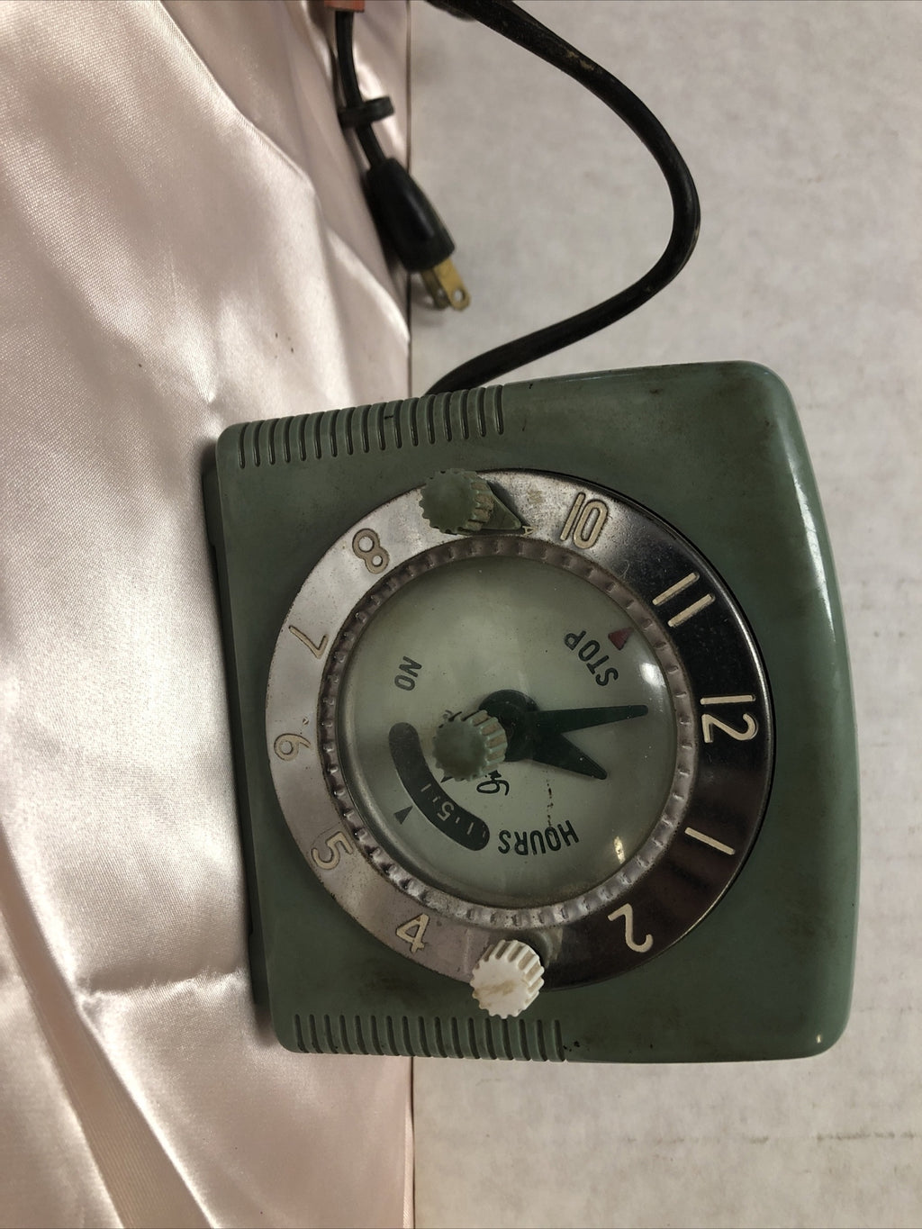 Vintage Intermatic Clock Timer Model A-401 Electric Clock And Appliance Timer1