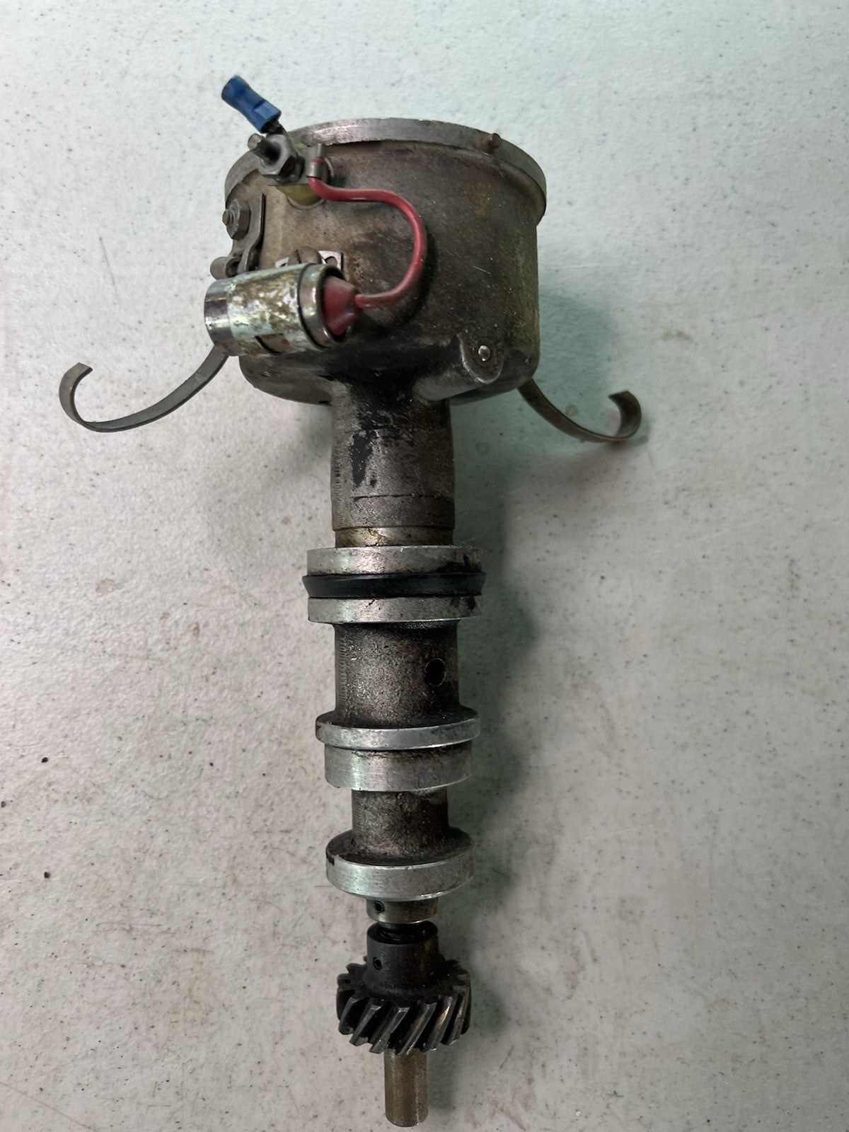 Vintage Mallory Ignition Dual Point Distributor YL-553-HP4