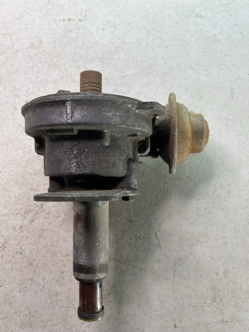 Vintage D4N85-02 Distributor | 22100-80W211
