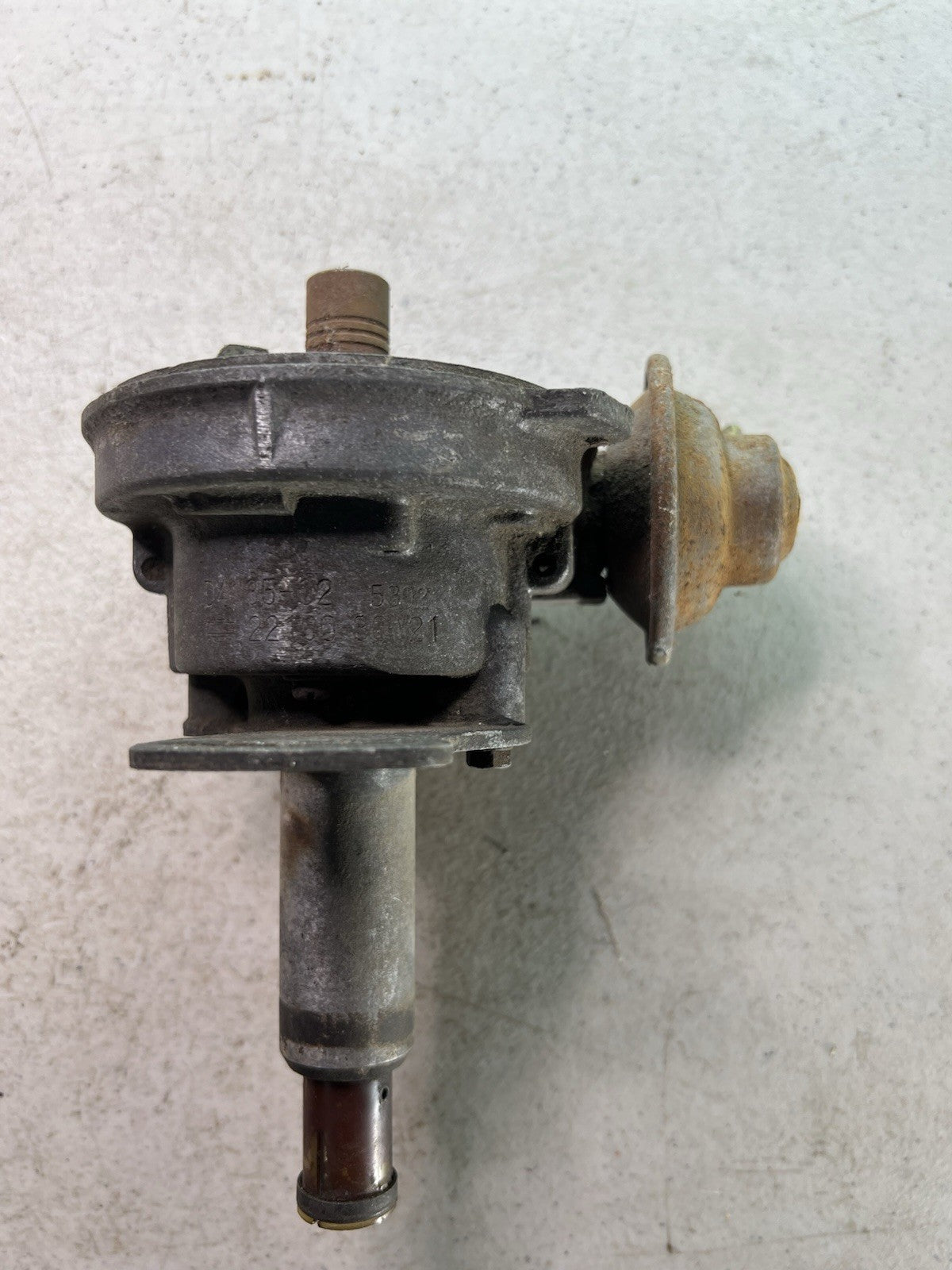 Vintage D4N85-02 Distributor | 22100-80W211