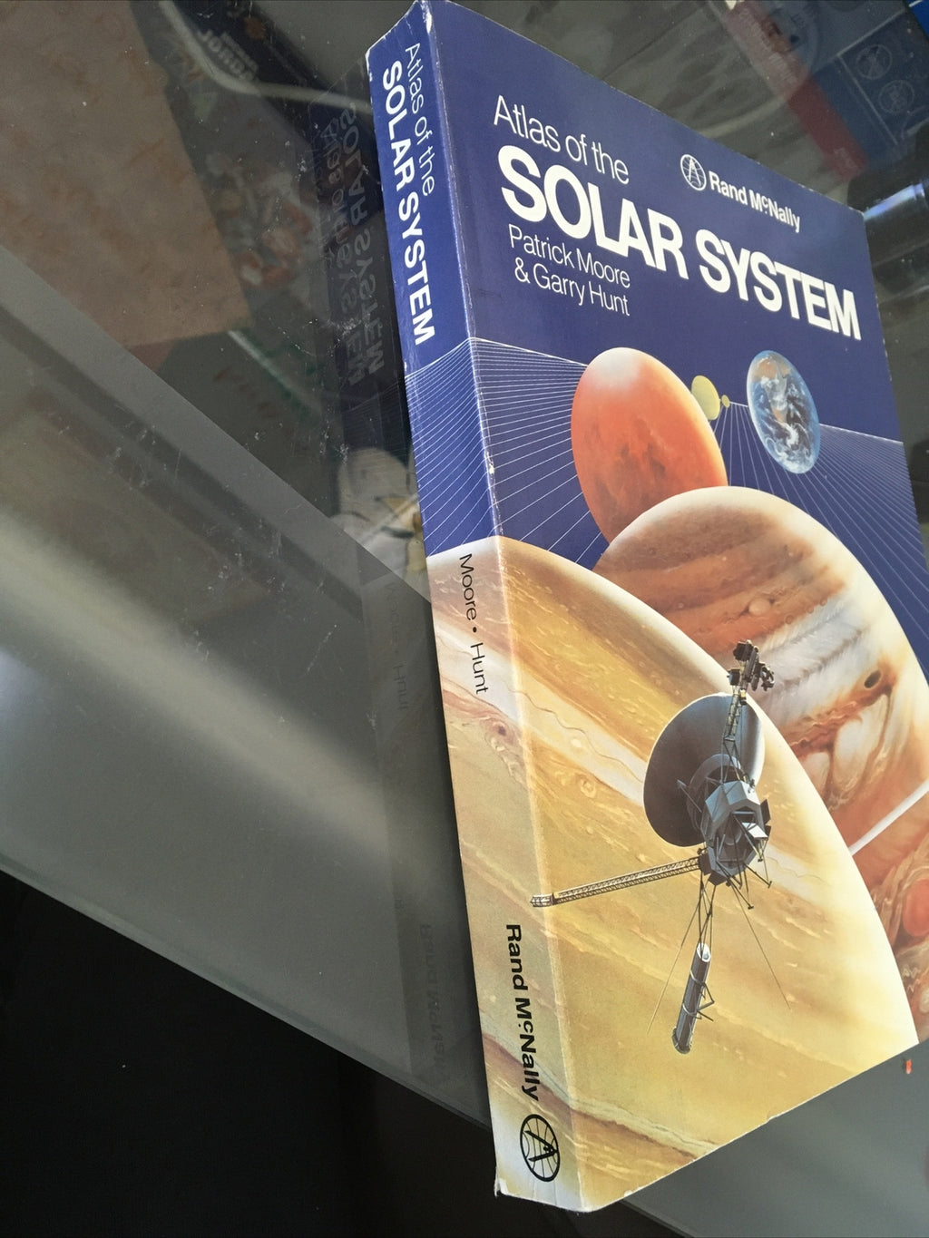 Randy McNally Atlas of the Solar System Patrick Moore & Garry Hunt5