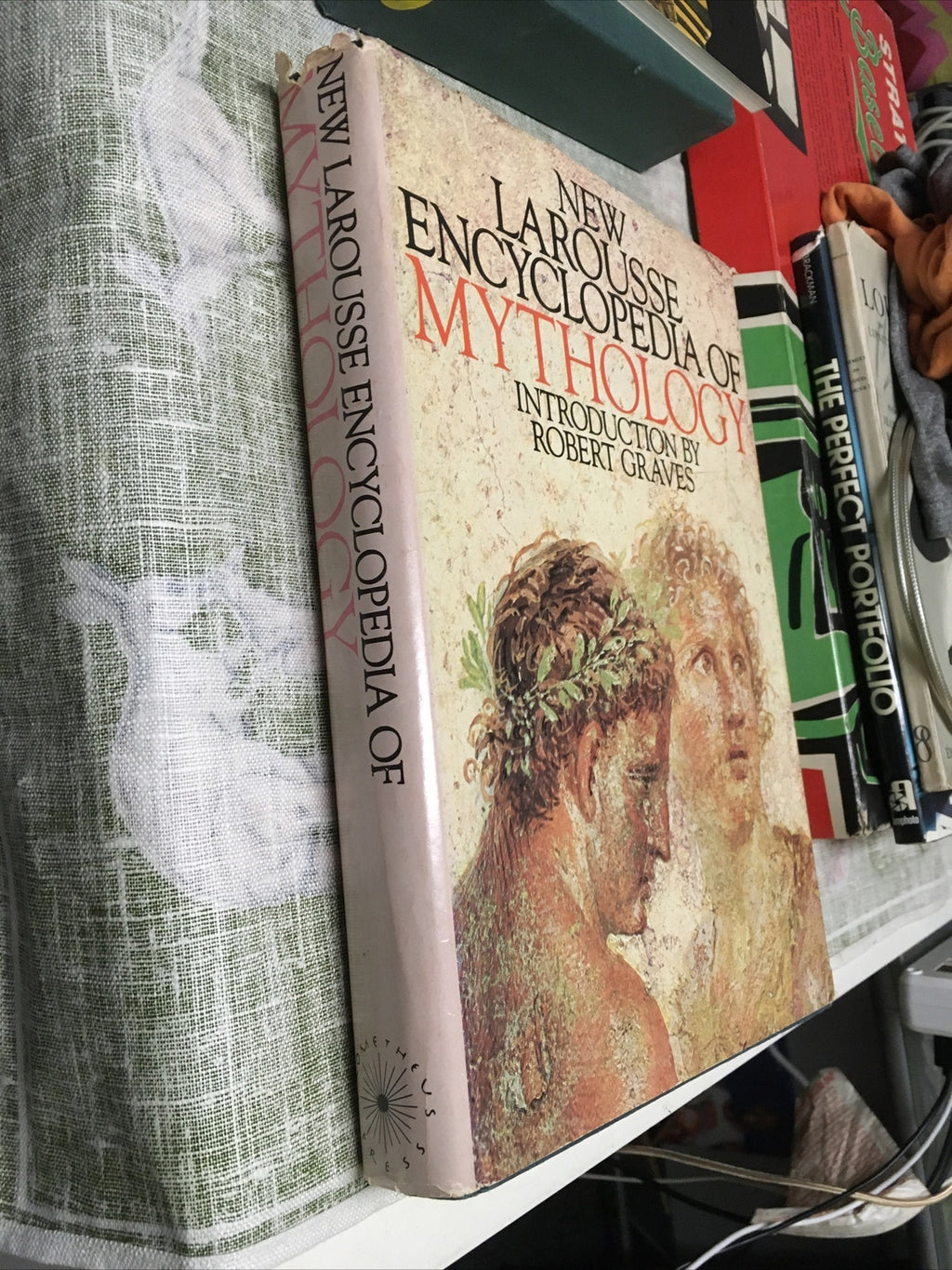 NEW LAROUSSE ENCYCLOPEDIA OF MYTHOLOGY ROBERT GRAVES1