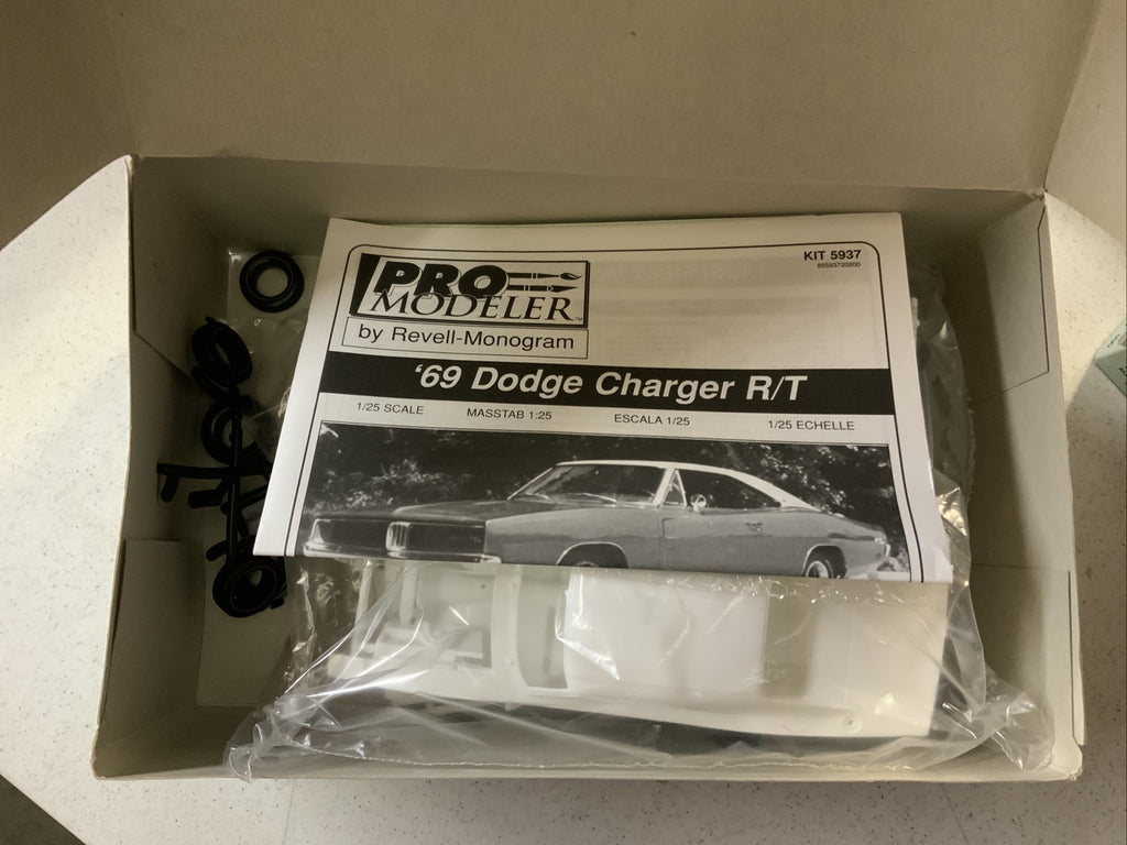 Revell Pro Modeler 1:25 1969 Dodge Charger R/T Open Box Parts Sealed4