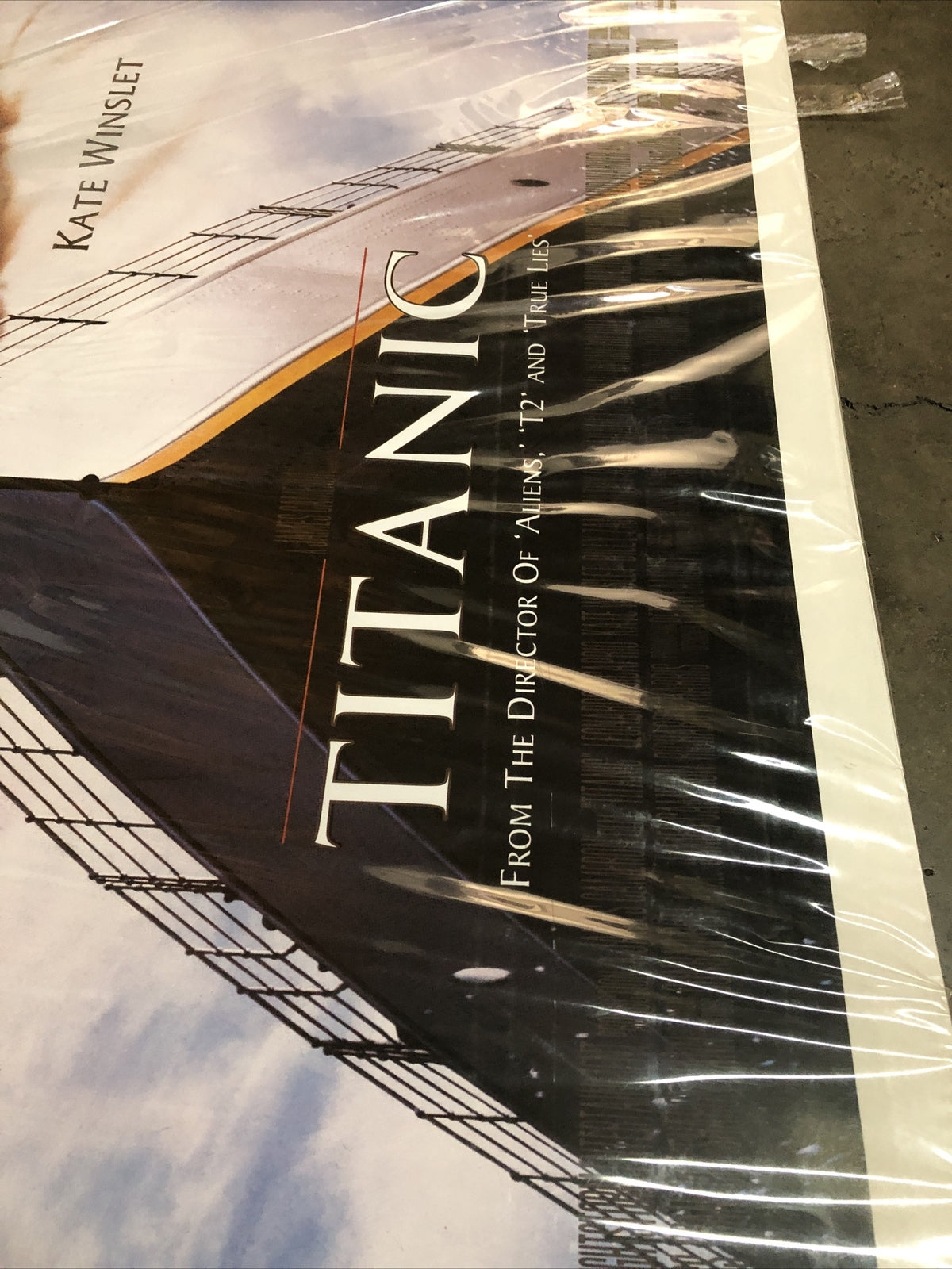 TITANIC 1997 MOVIE POSTER LEONARDO DICAPRIO KATE WINSLET 40”x30”5