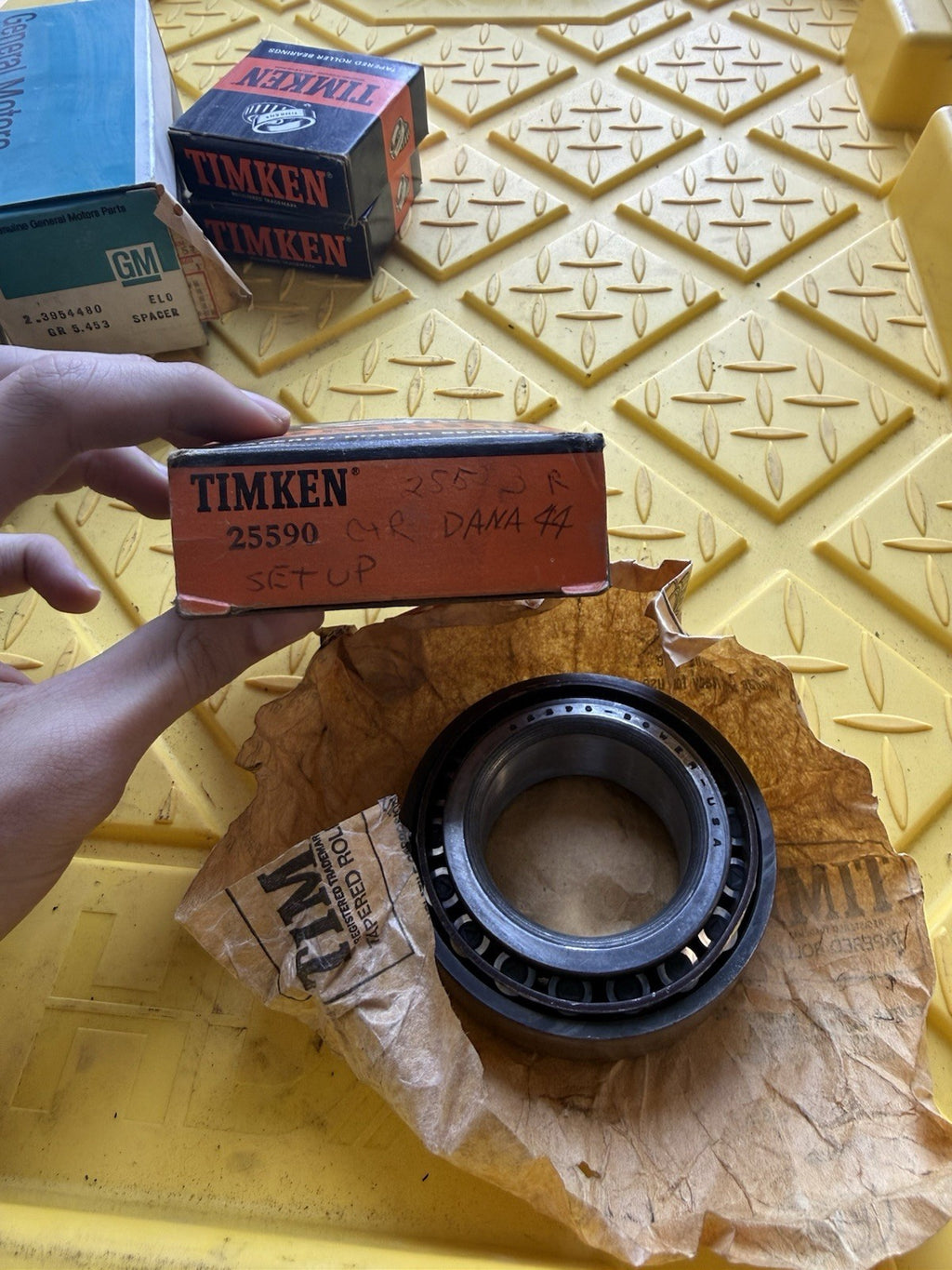Timken 25590 Tapered Roller Bearing Cone Dana 44 Differential0