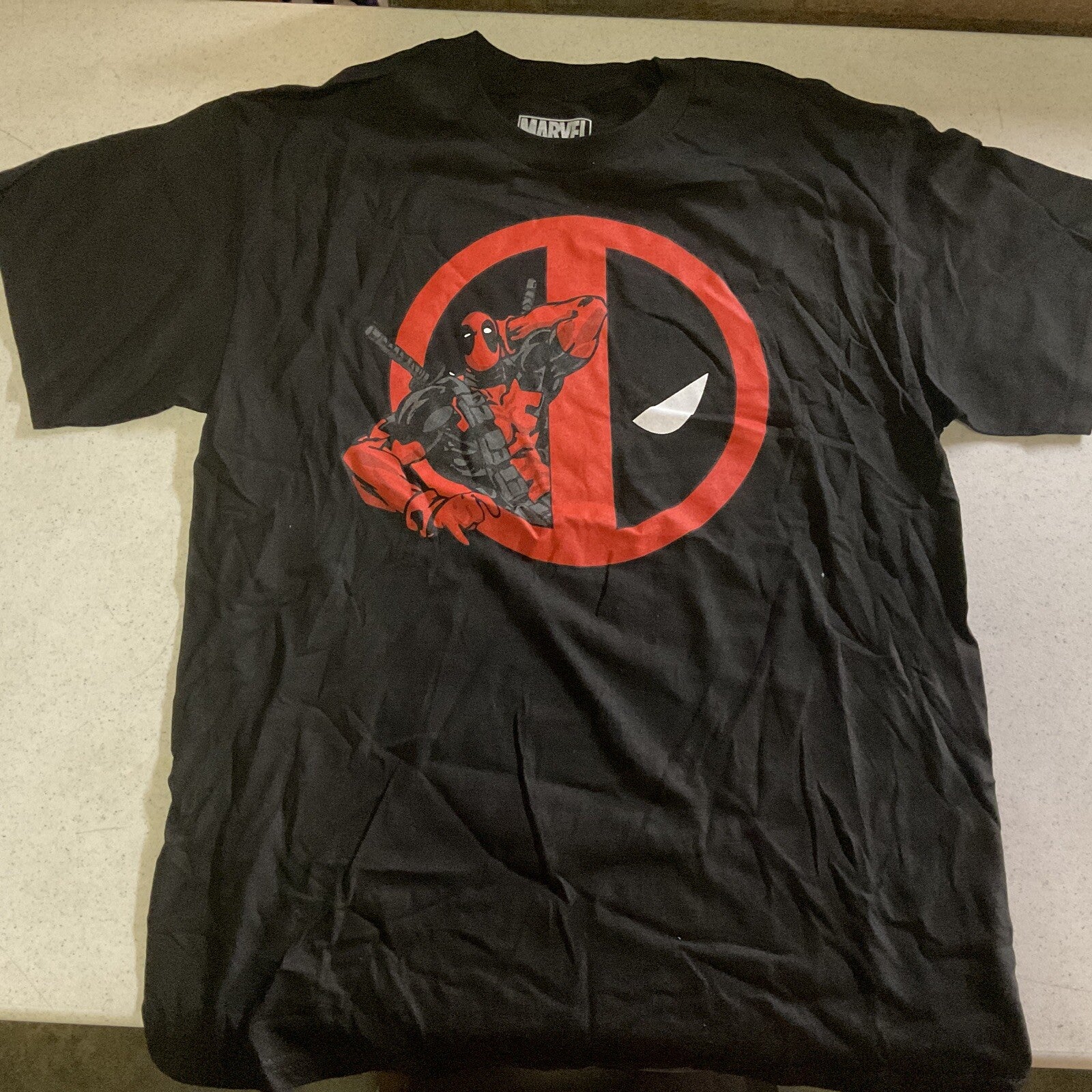 Deadpool T-Shirt / Deadpool Pose,Marvel Studios Tee Large0