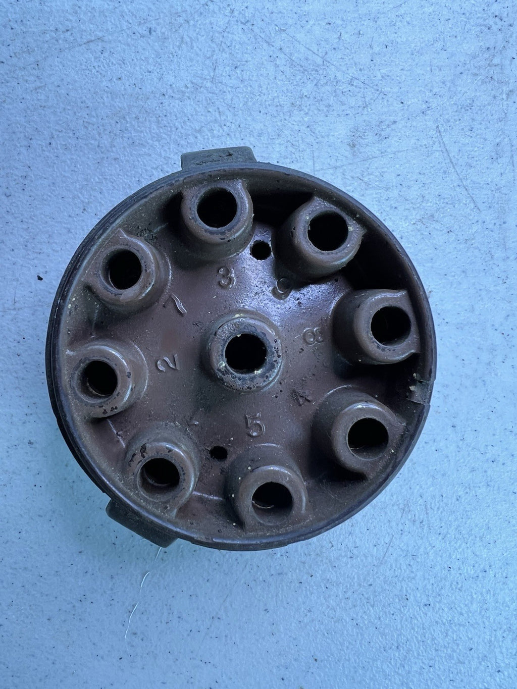 Vintage 8-Cylinder Bakelite Distributor Cap – Early Ignition Era Hot Rod Rat Rod0