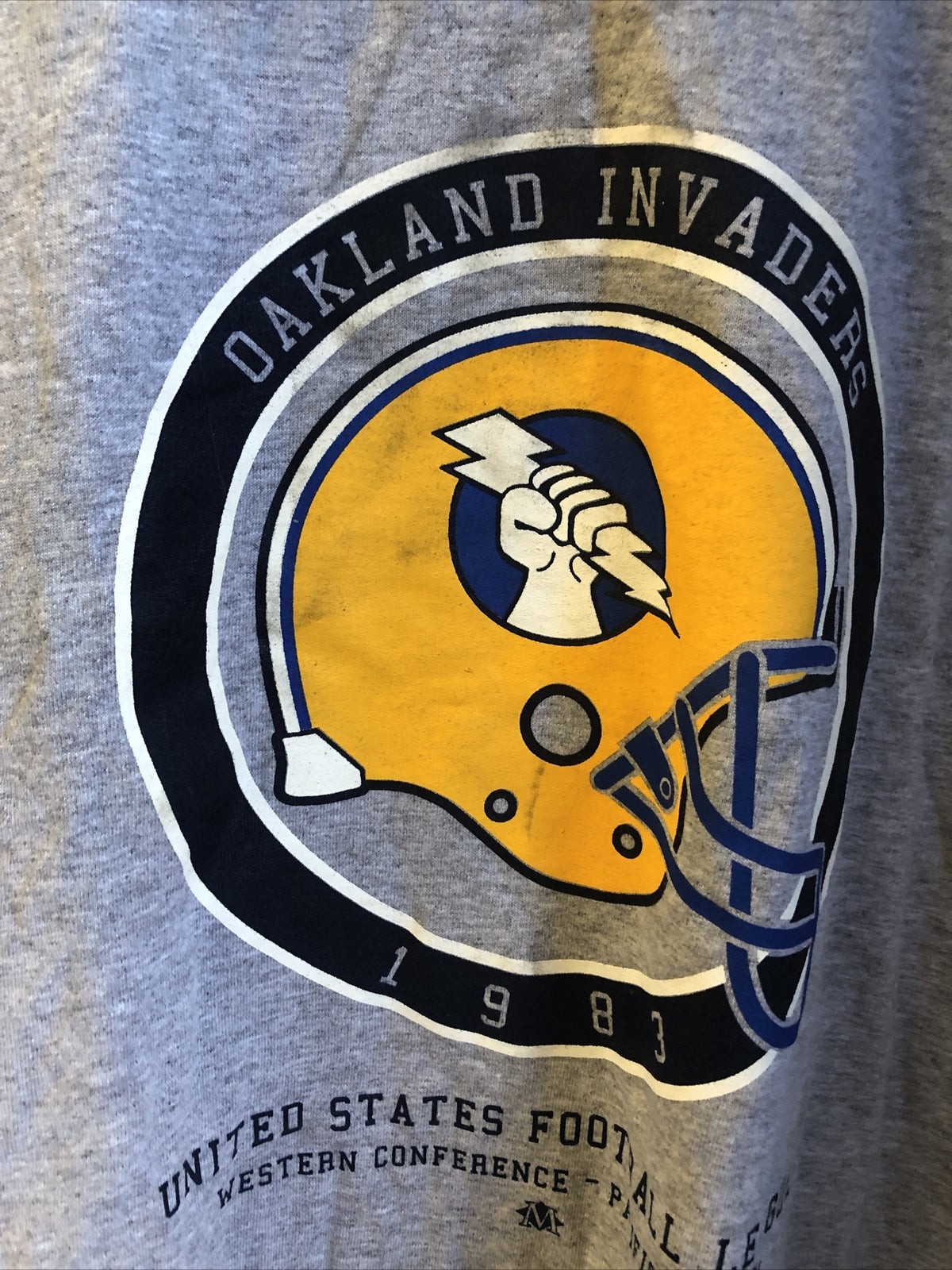 GILDAN NWOT Vintage Retro The Oakland invaders football 1983 team T-shirt 3XL1