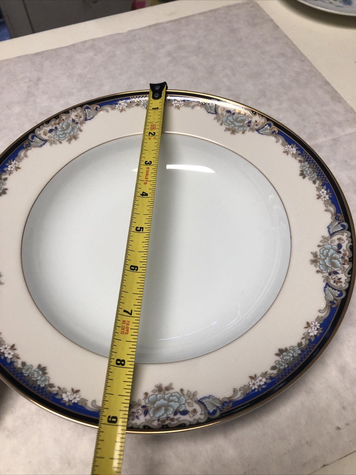 Mikasa Kingsley Rimmed Soup Bowl & Salad Plate LAC28 Blue & Gold Trim Lot Of 25