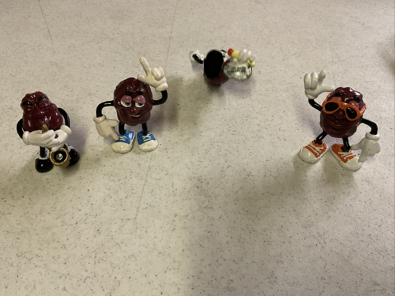 Vintage 1987 The California Raisins Figurine Lot7