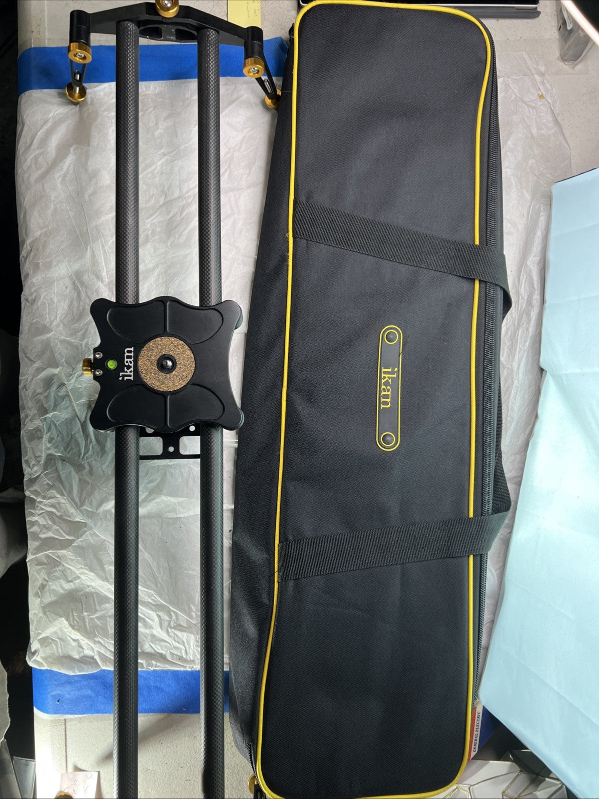 ikan Heavy Duty Carbon Fiber Camera Slider with 22mm Track Rails (31") 0