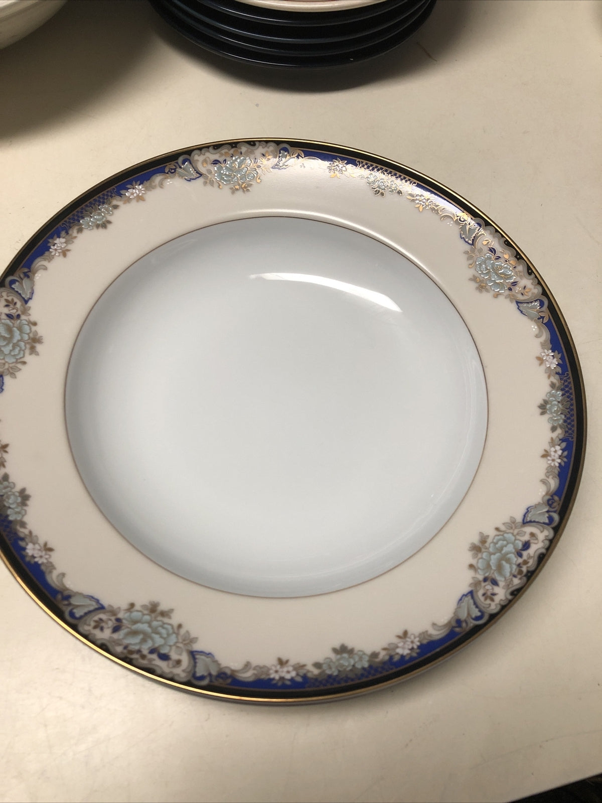 Mikasa Kingsley Rimmed Soup Bowl LAC28 Blue & Gold Trim 9”1