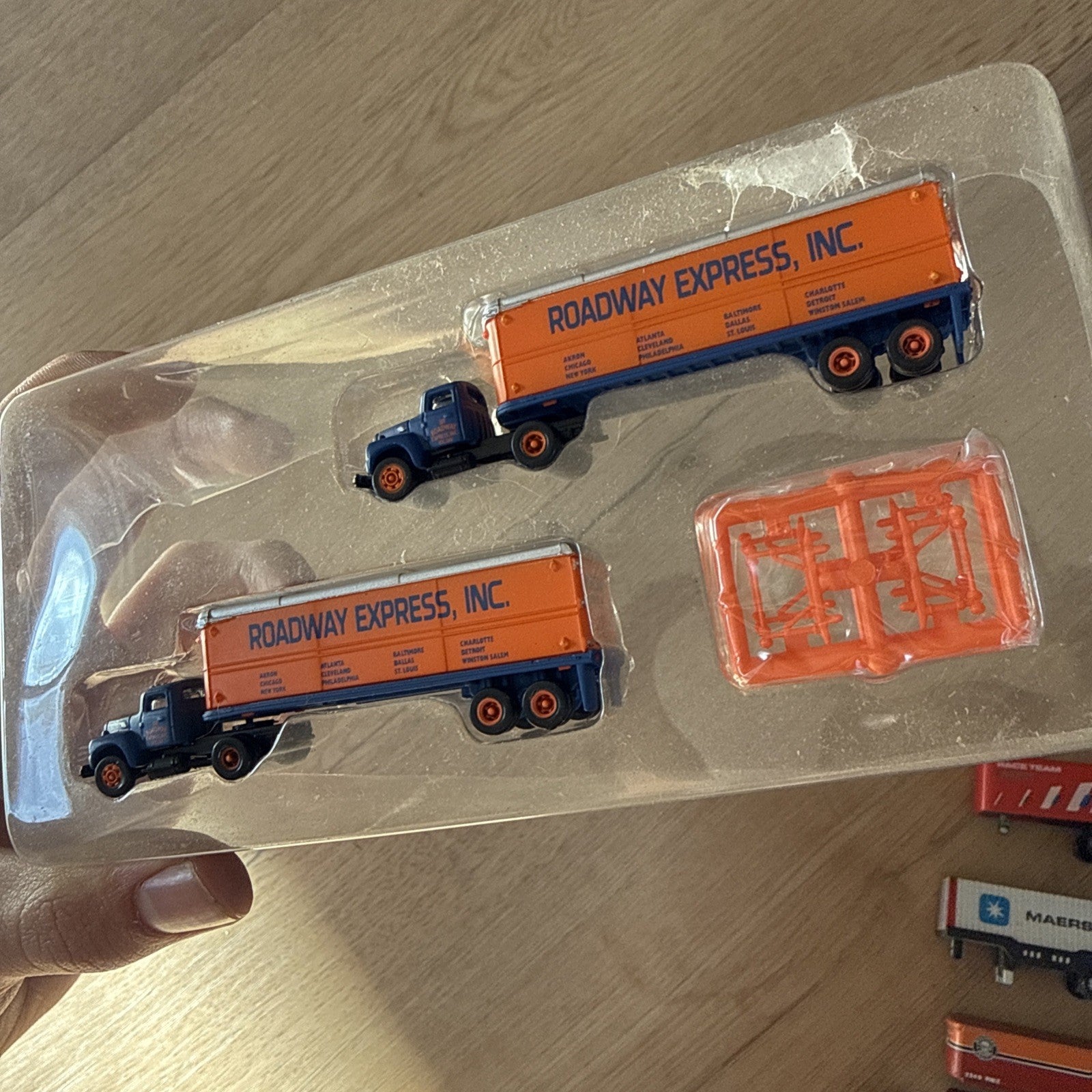 Vintage Micro Machines Roadway International Harvester R-190 Set of 24