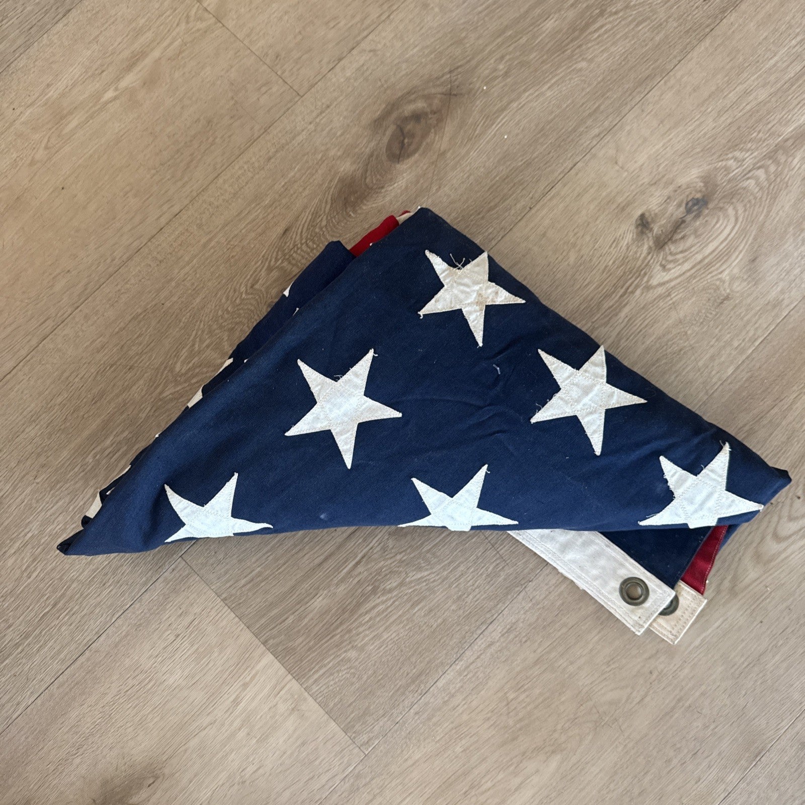 Valley Forge Flag Co. Large American Flag 5’ x 9’6”Sewn Stars No Fade USA-Z0