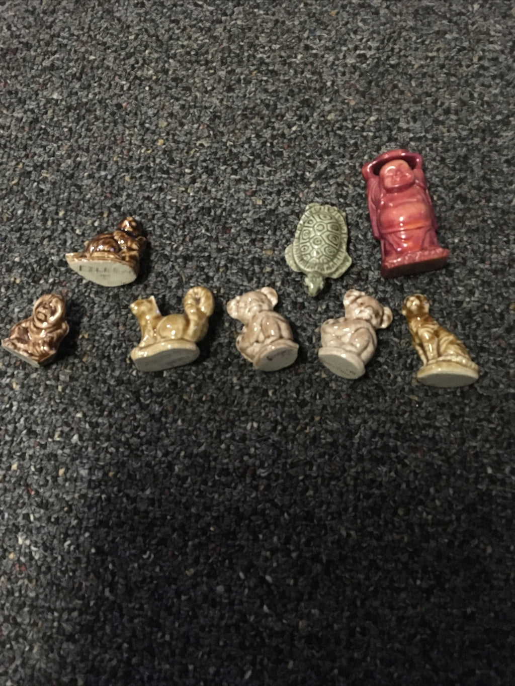Lot 8: Vintage Brown, Red, Green, White Figurine Figure Chinese Mini Figures3