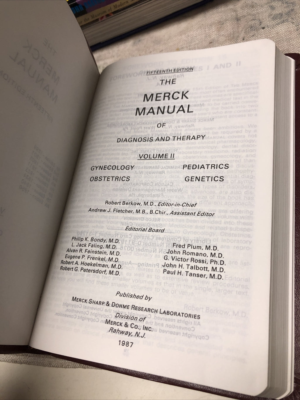 The Merck Manual Volume 11 - 15th Edition - 19872