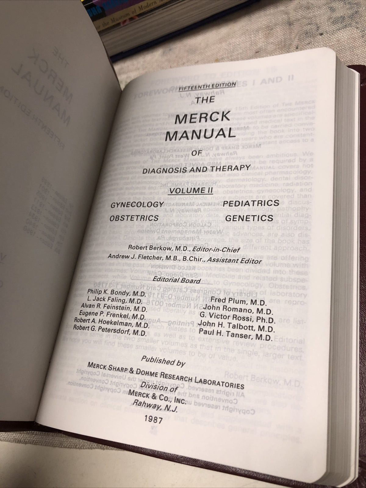 The Merck Manual Volume 11 - 15th Edition - 19872