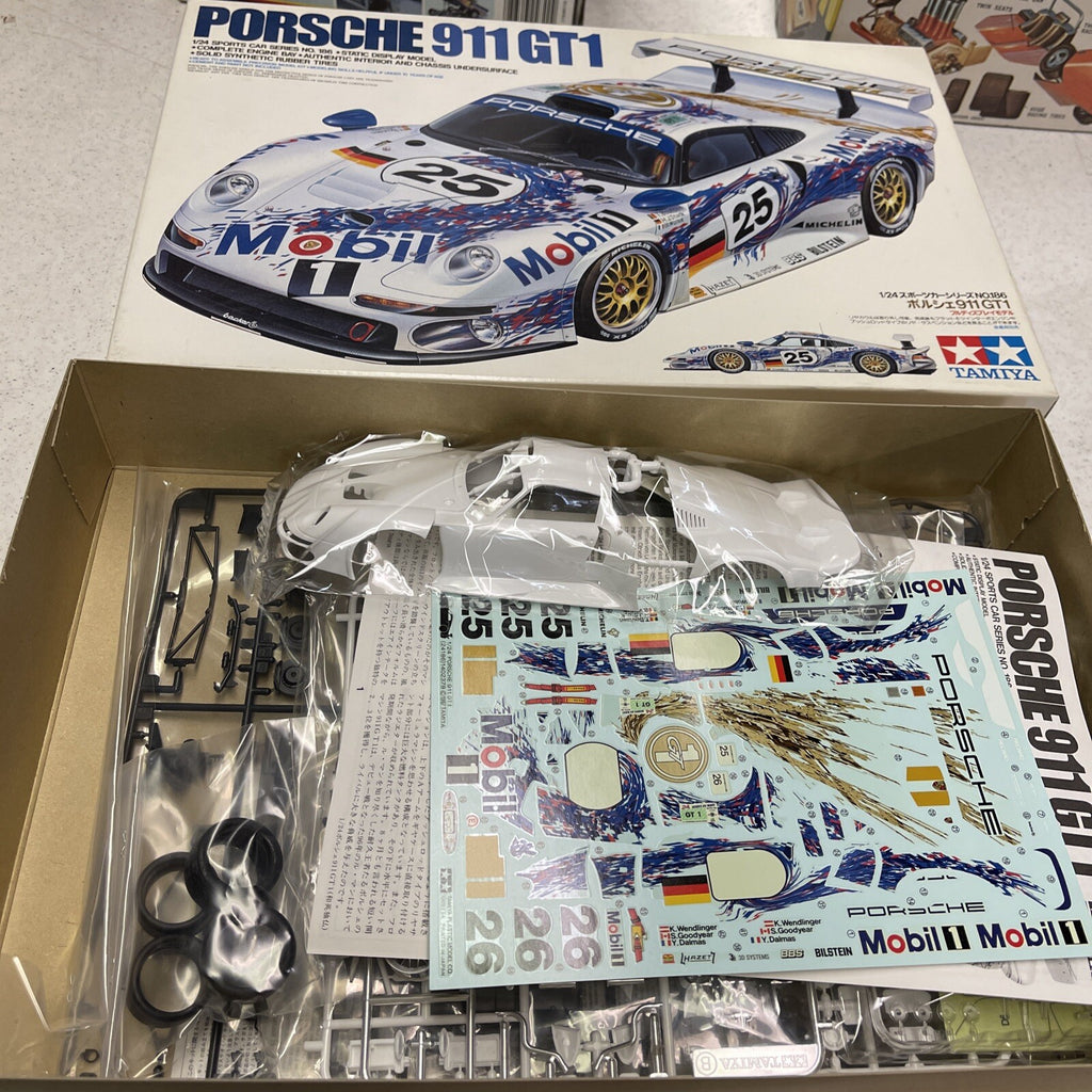 Tamiya Model Porsche 911 Gt1 1/24 Plastic Rare!  New0