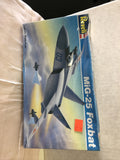 Revell MiG 25 Foxbat 1/100 Model Kit SEALED0