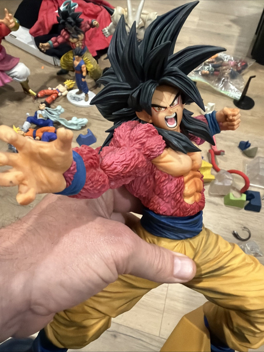 Dragon Ball GT (Super Saiyan 4 Goku), 28 cm Figure1