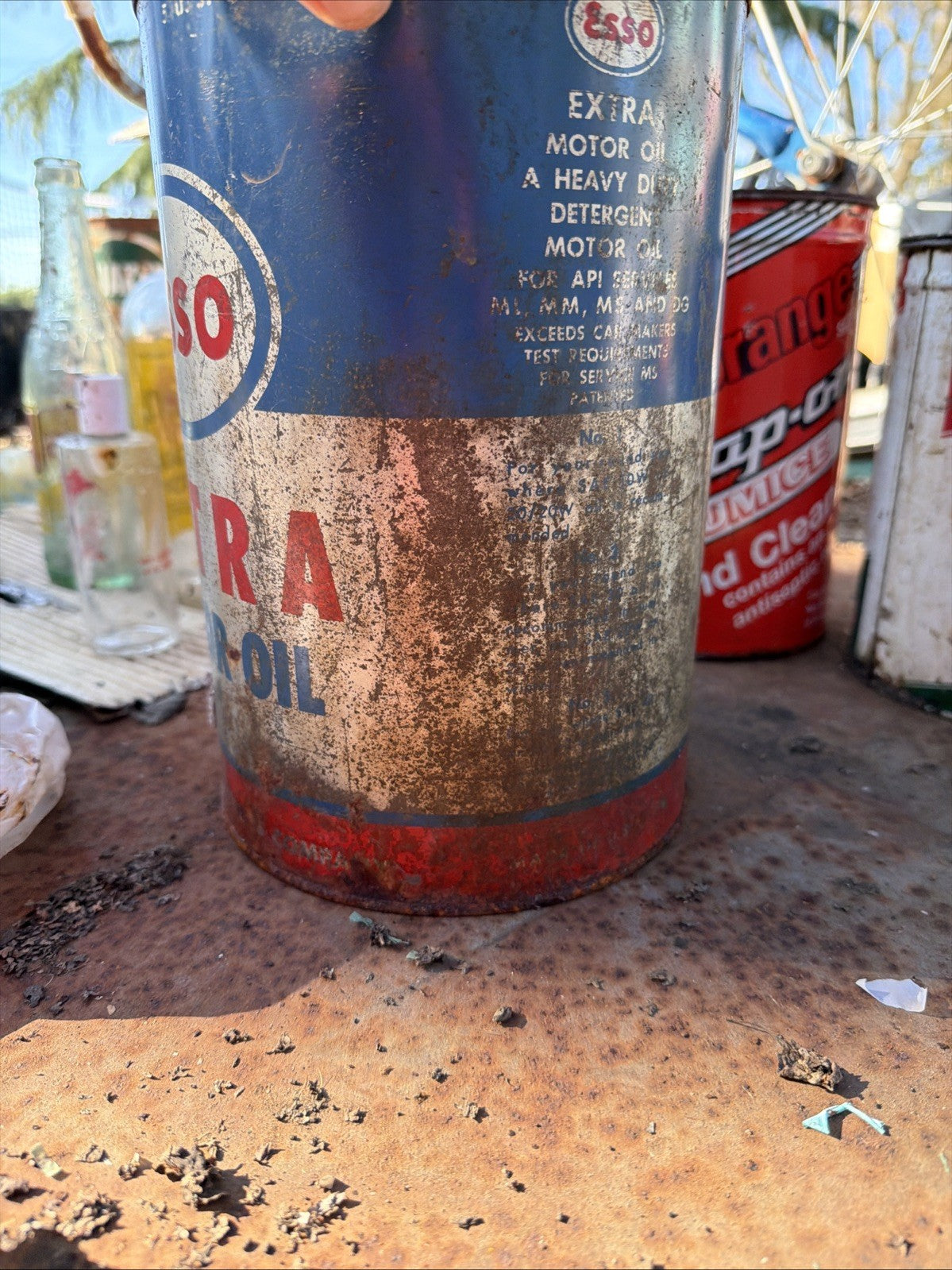 Vintage Esso Unexcelled Graphic Motor Oil 5-Quart Can2