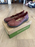 NIB Earth Origins leather bungee lace slip on- Loncon- Brown Sz 6.50