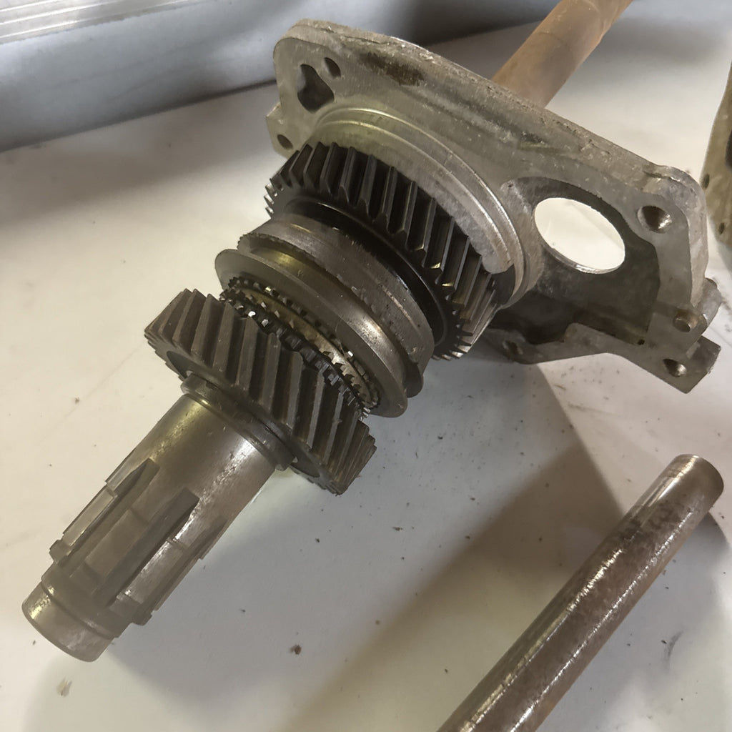 1963/65 Munice M-20 Cast 3851325 Transmission Parts OEM GM2