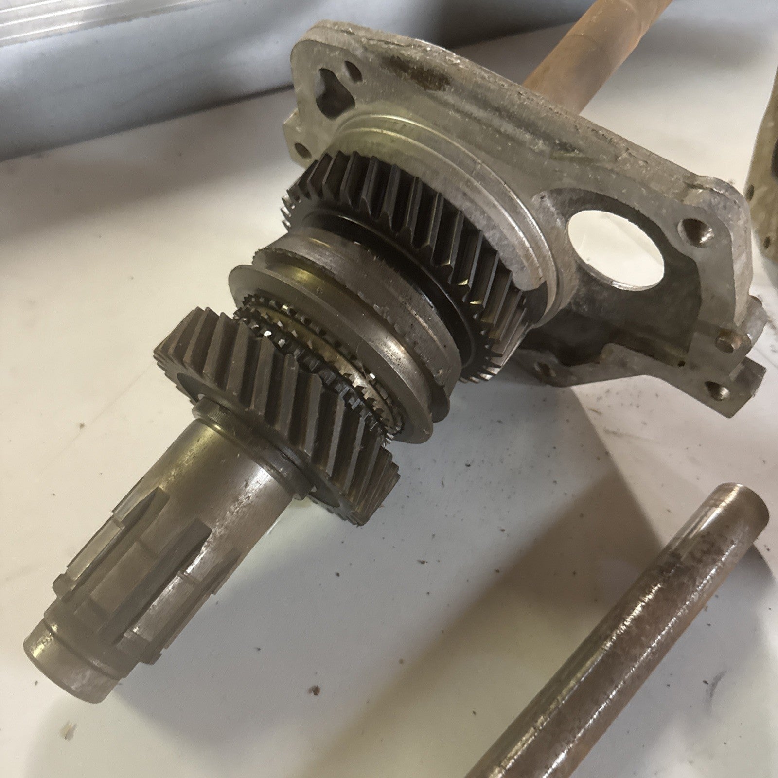 1963/65 Munice M-20 Cast 3851325 Transmission Parts OEM GM2