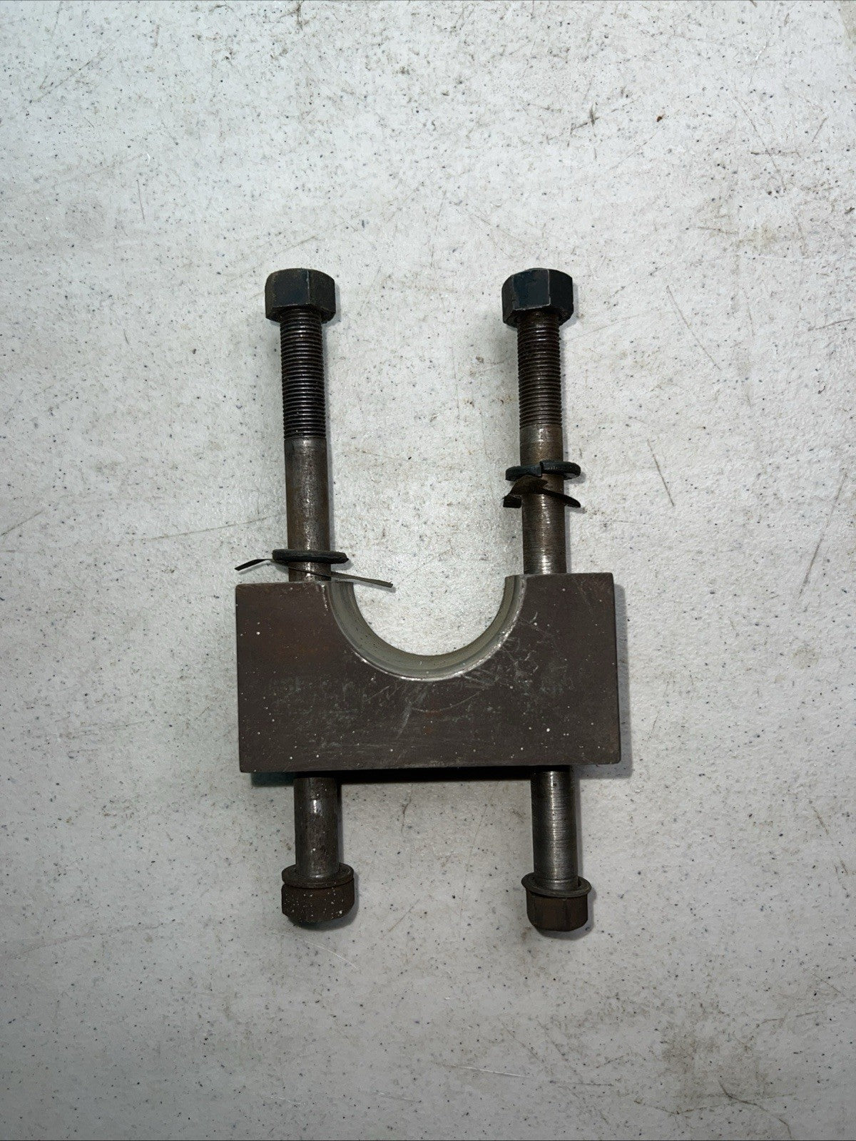 Vintage GM Rear Sway Bar Bracket Clamp Assembly Hot Rod Rat Rod1