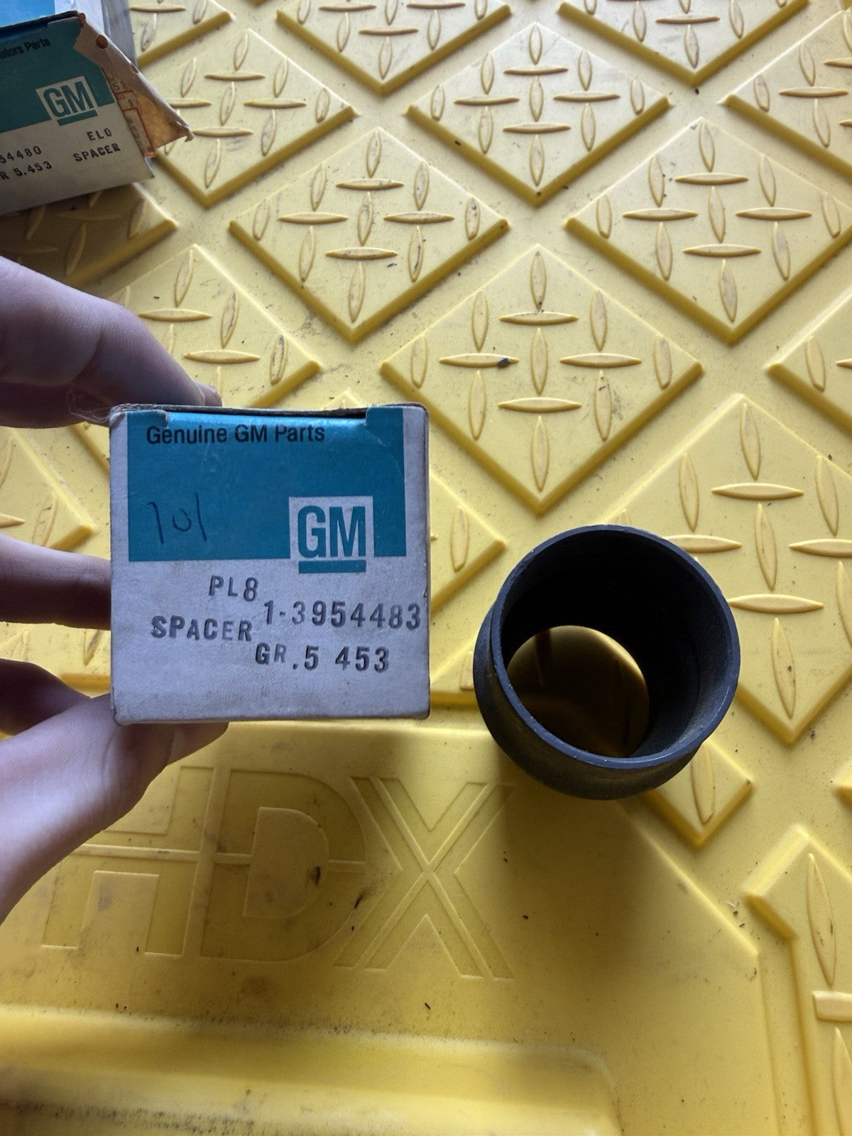 (1) NOS Genuine GM 3954483 Differential Pinion Spacer 66-79 Corvette0
