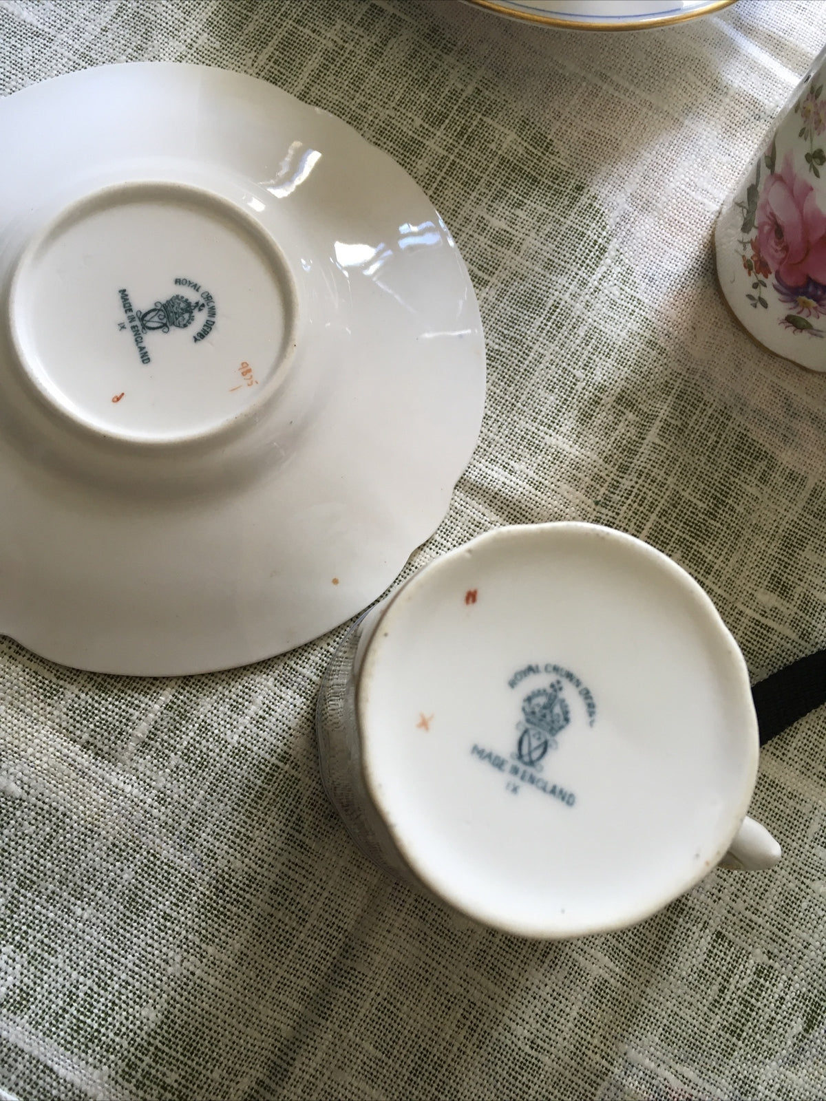 6 Royal Crown Derby English Tea Cups and Saucers Made In England5