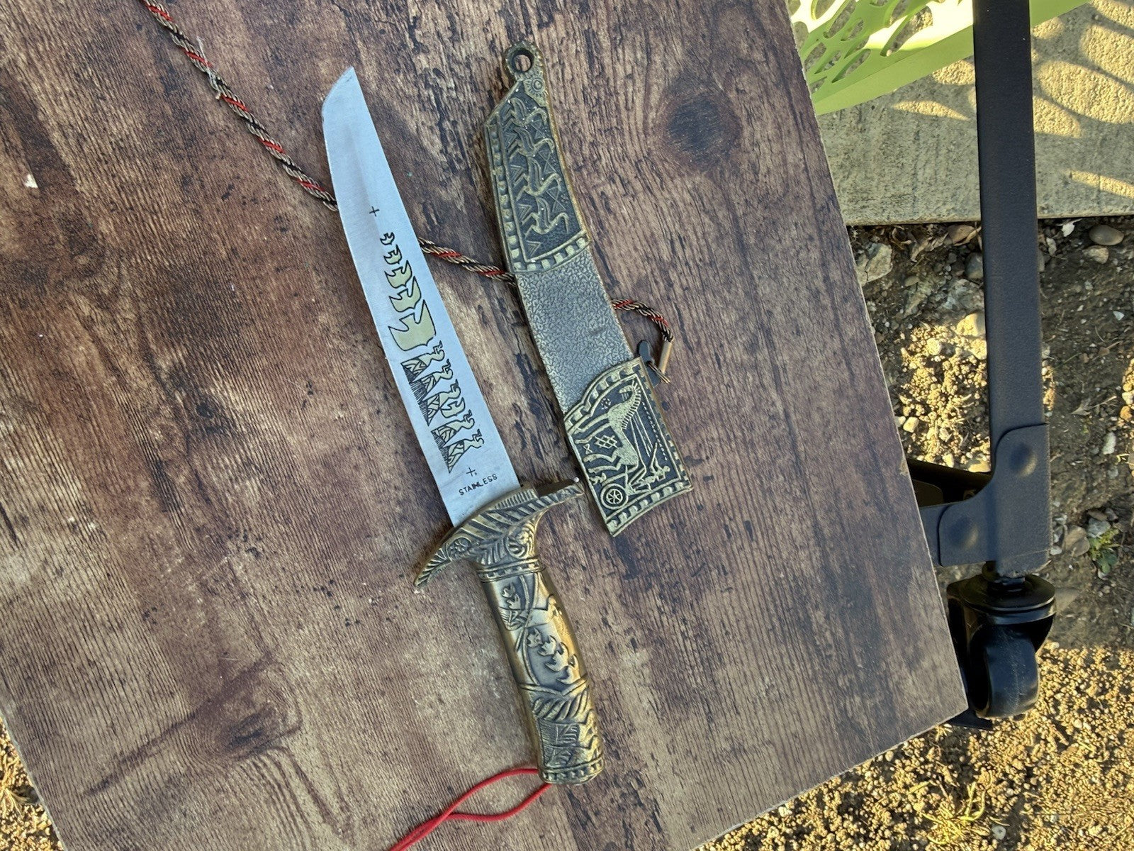 Rare Asian Style Metal Cased Knife Dagger0