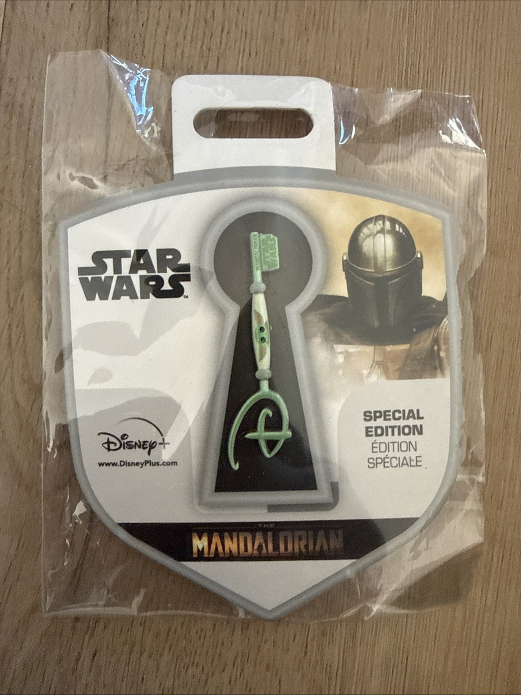 Disney Pins Lot: Moana Princess Glitter Castle & Star Wars Mandalorian Key Pin6