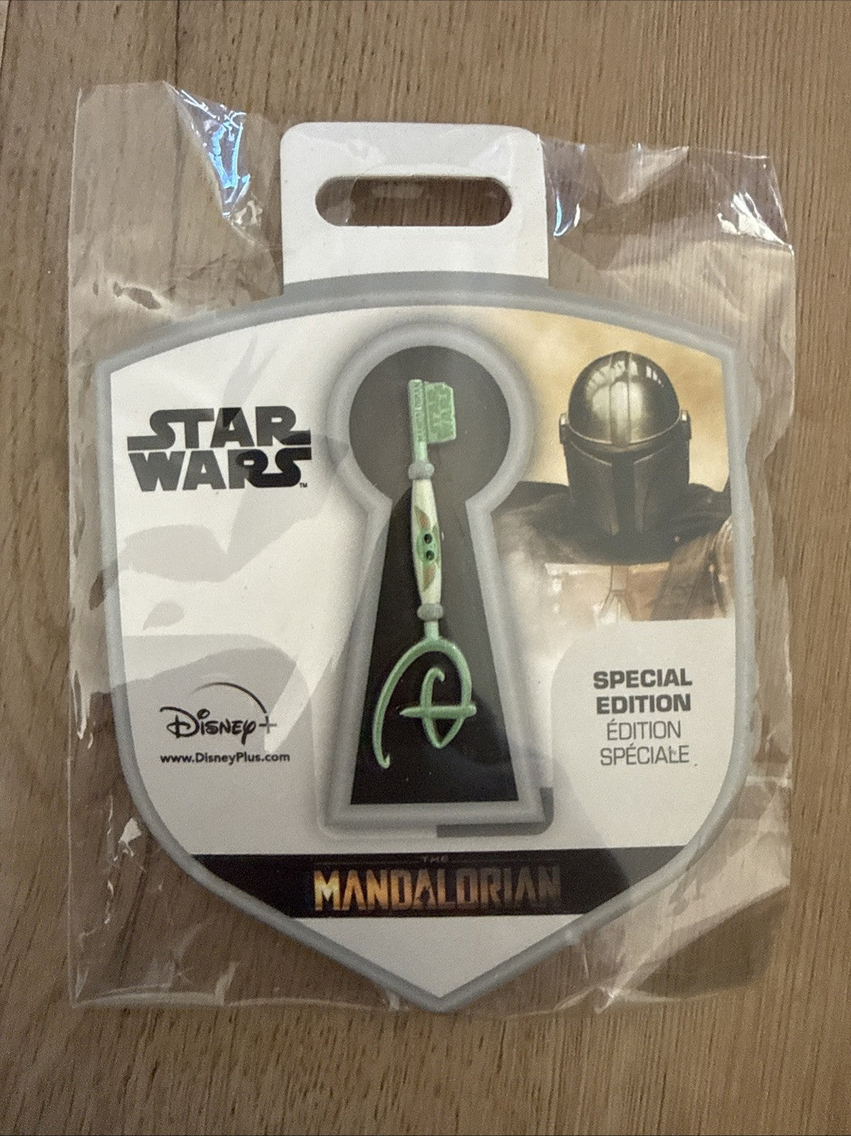 Disney Pins Lot: Moana Princess Glitter Castle & Star Wars Mandalorian Key Pin6