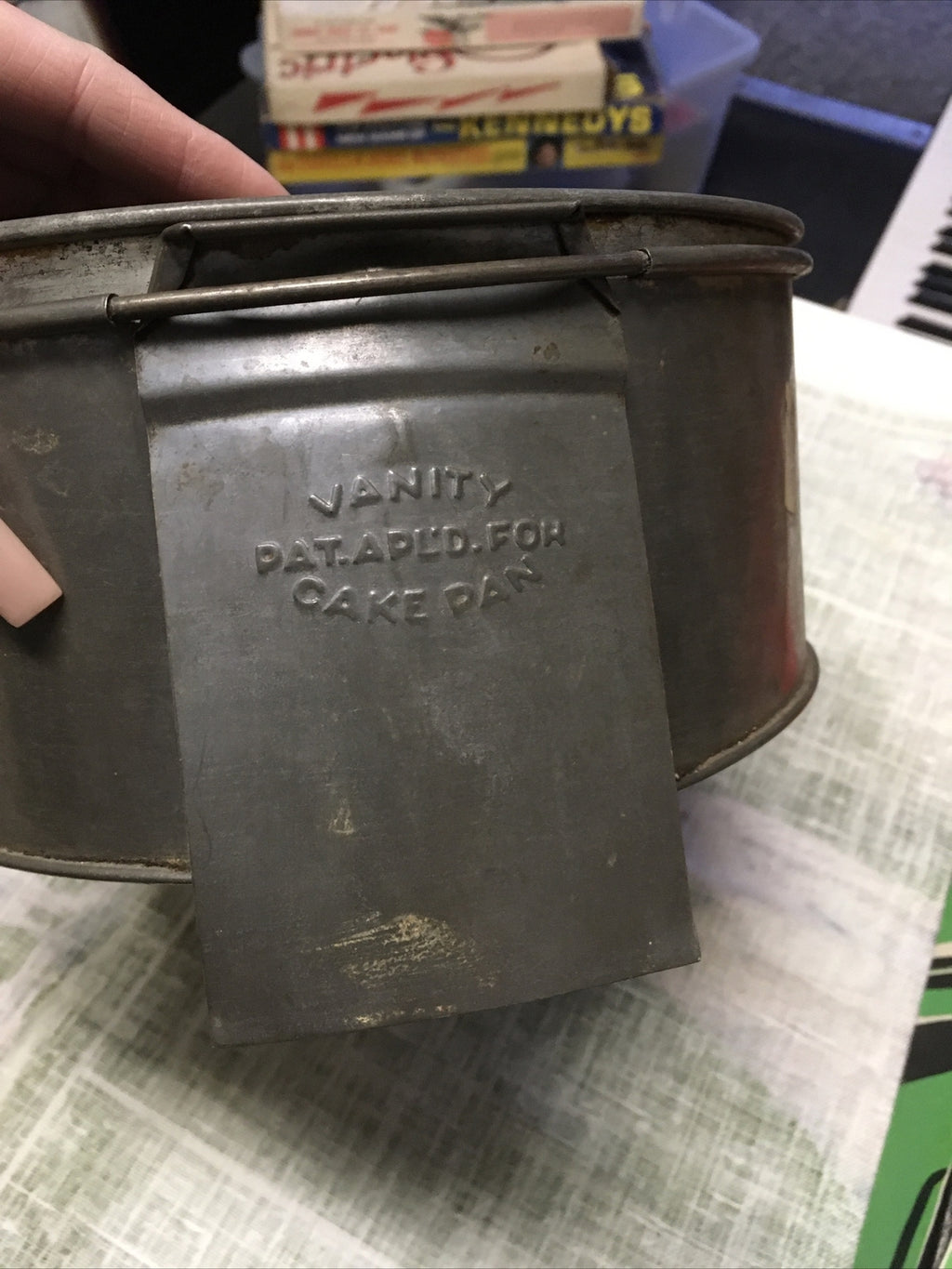 Vintage Vanity Cake Pan Angel Food Bundt Cake Pan 2 Pieces 8.5”1