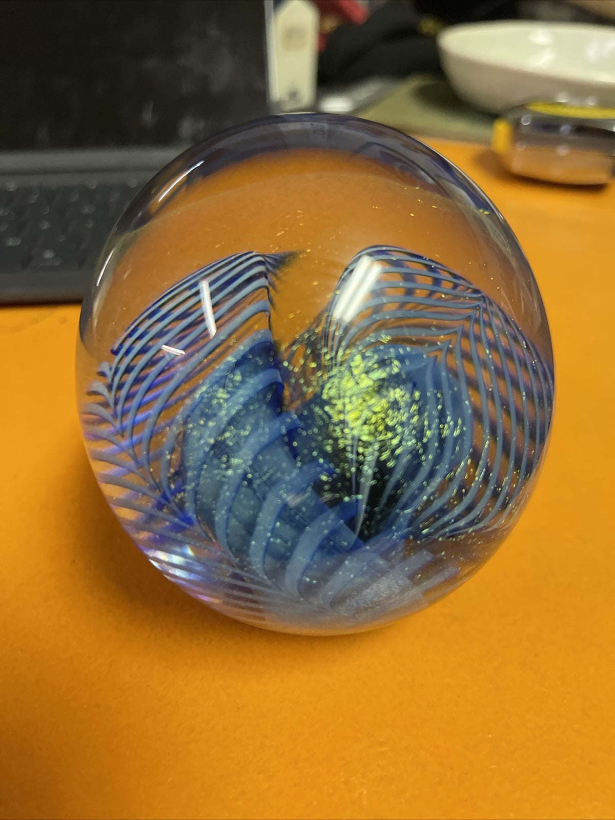 VTG. SIGNED EICKHOLT 1990  BLUE SWIRL DICHROIC ART GLASS PAPERWEIGHT WMCH0