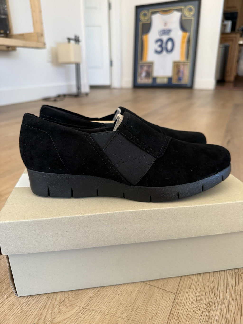Clarks Daelyn Monarch Black Suede Slip on Casual Loafer Shoe Women's Size 6.5M4