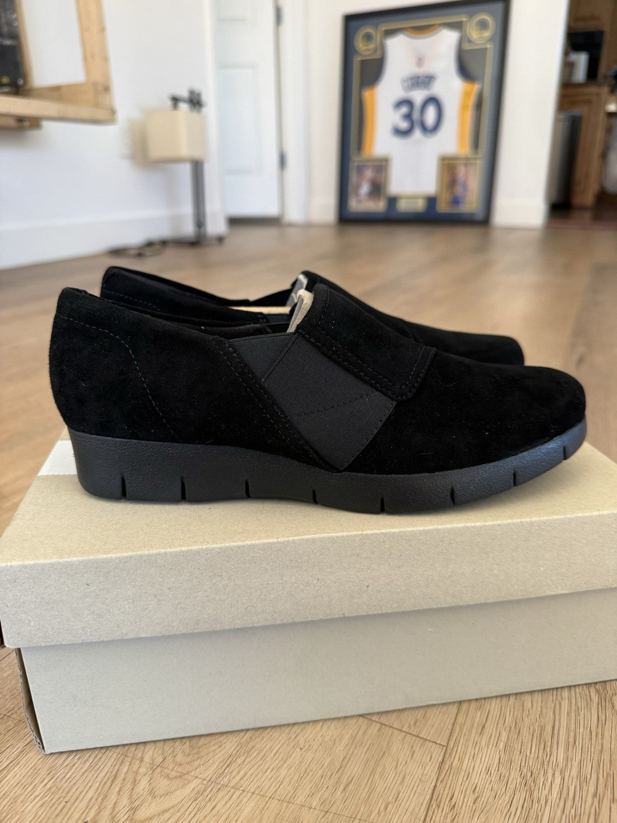 Clarks Daelyn Monarch Black Suede Slip on Casual Loafer Shoe Women's Size 6.5M4