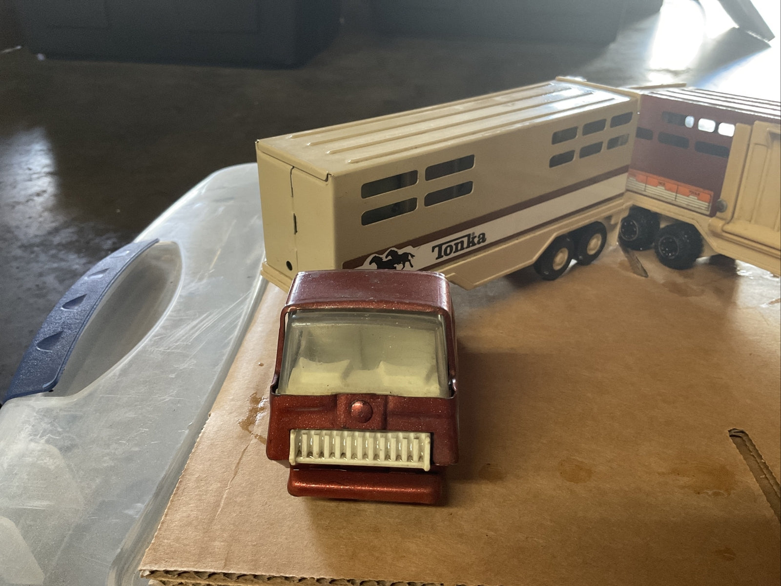 Vintage 70s Tonka Die-Cast Semi Truck Cab and Horse Trailer Lot1