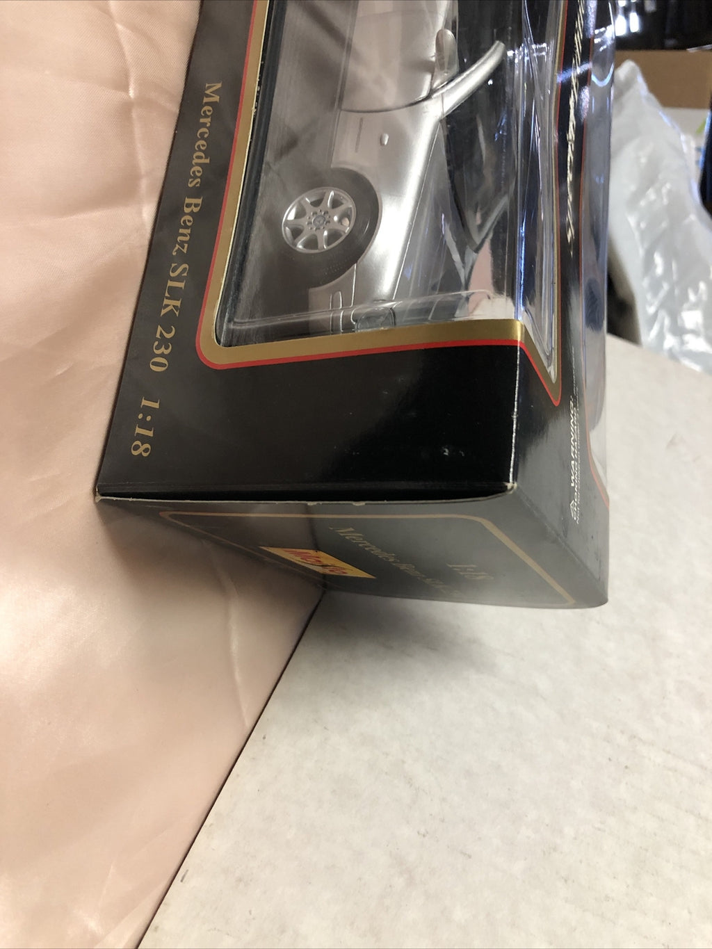 Maisto Special Edition Mercedes Benz SLK 230 - 1:185