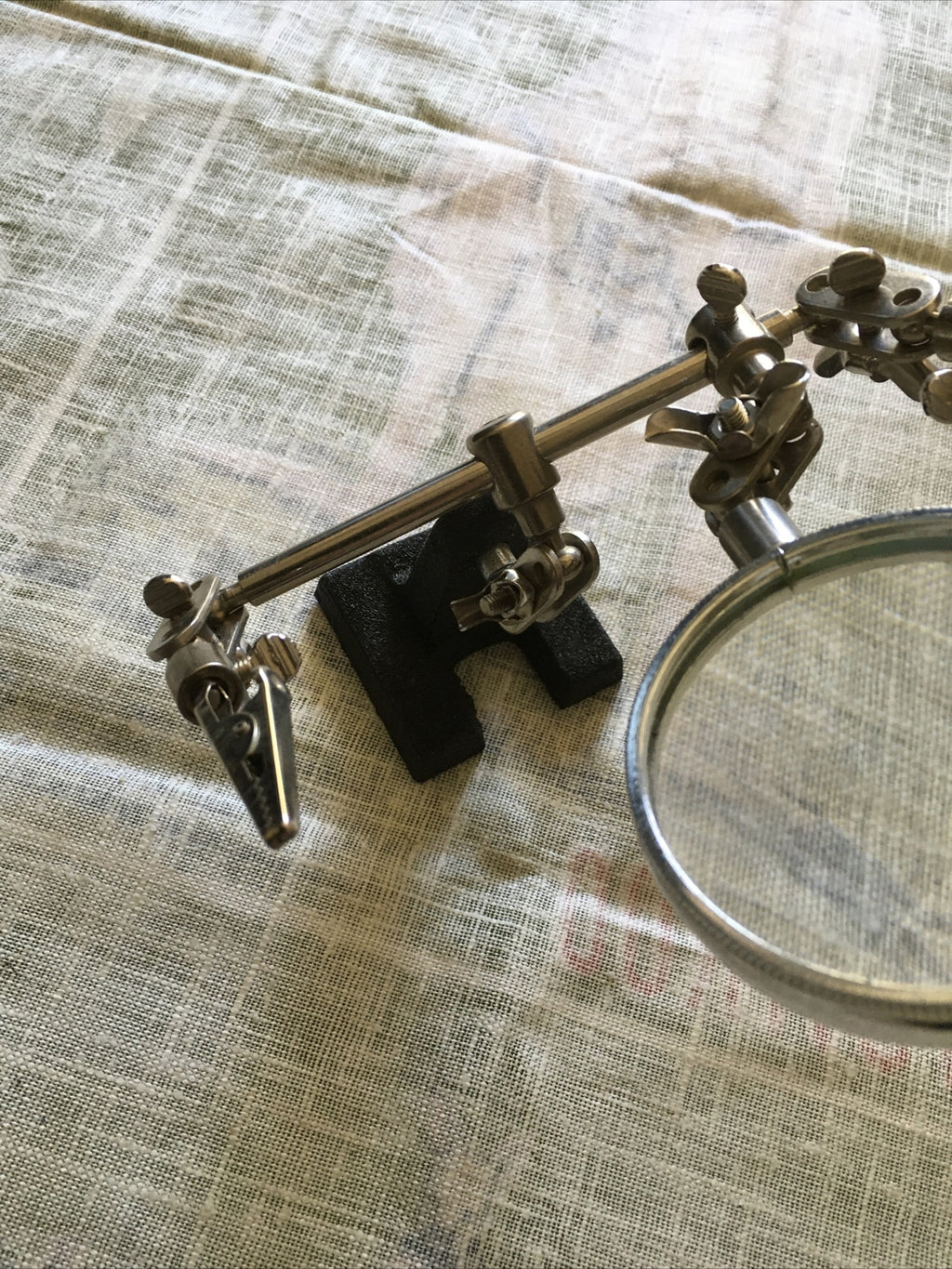 Vintage Magnifying Glass With Clamps3