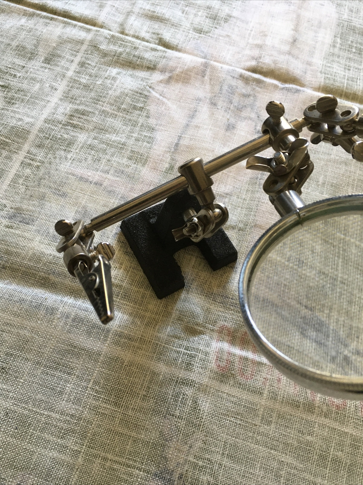 Vintage Magnifying Glass With Clamps3