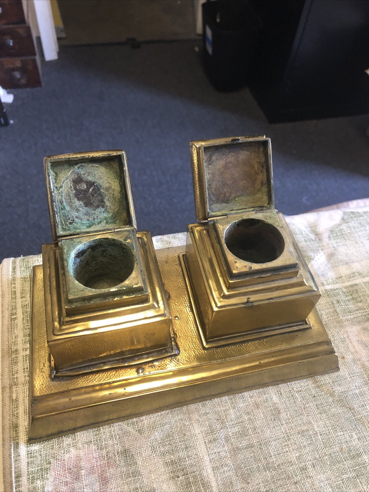 Antique Brass Finish Inkwell1