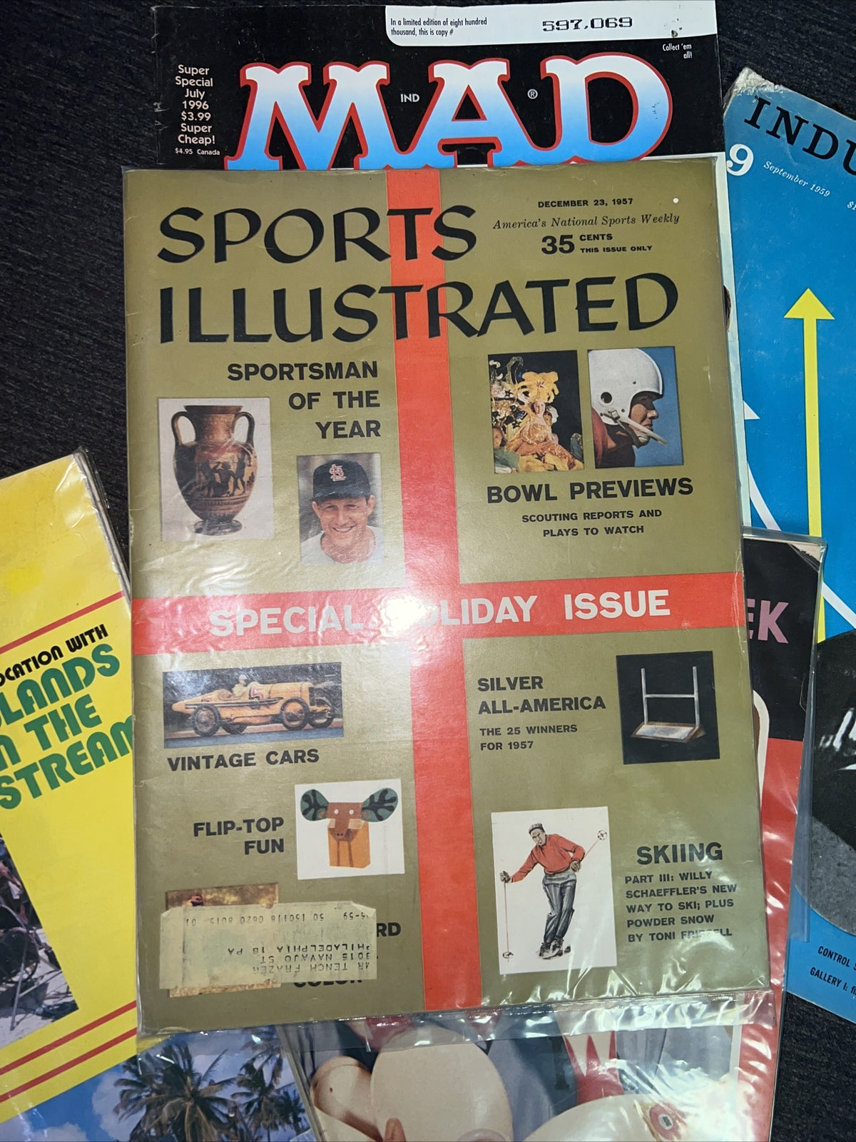 Lot of 5 Vintage Magazines Sports Illustrated MAD Collector’s Chicago Daily etc.5