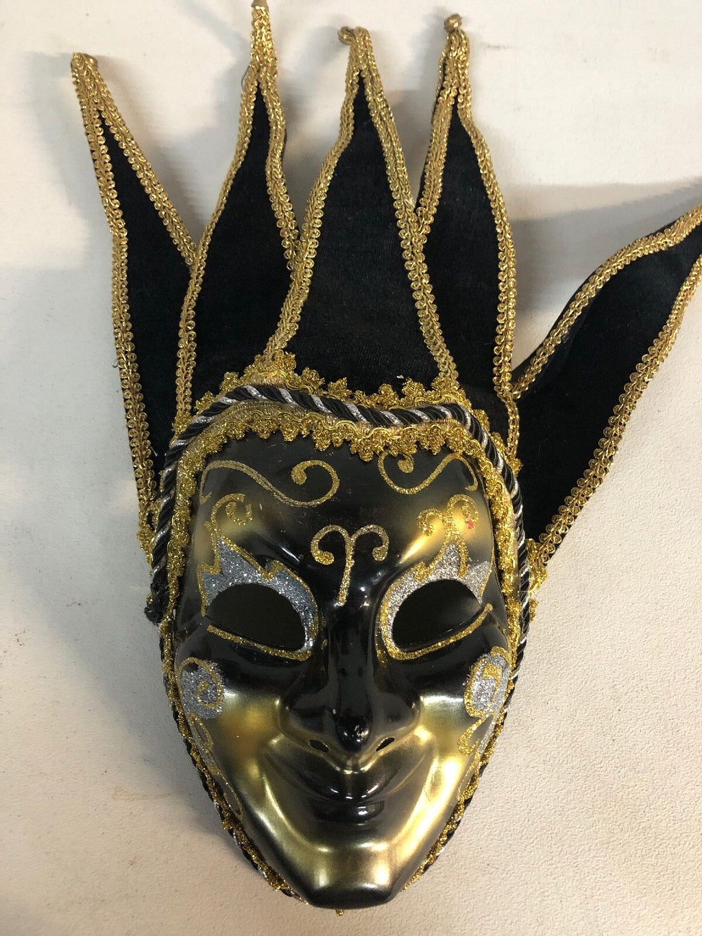 Black mardi gras mask and Gold mardi gras mask, Tie Up Lace In The Back0