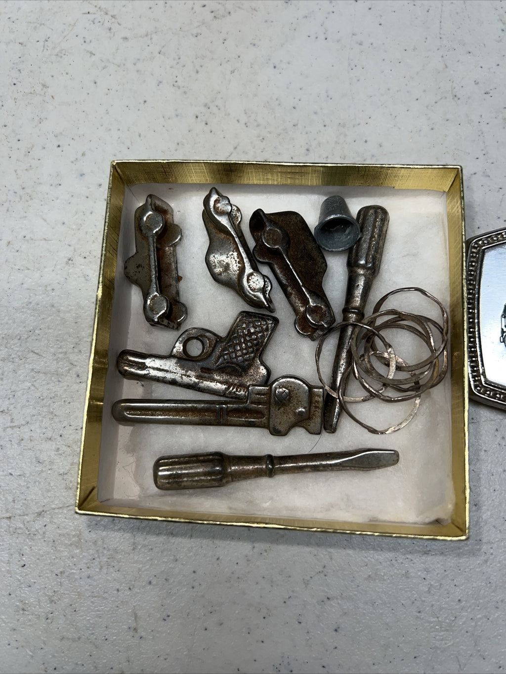 Lot of Vintage Metal Car Collectible Objects And Belt Buckle 1