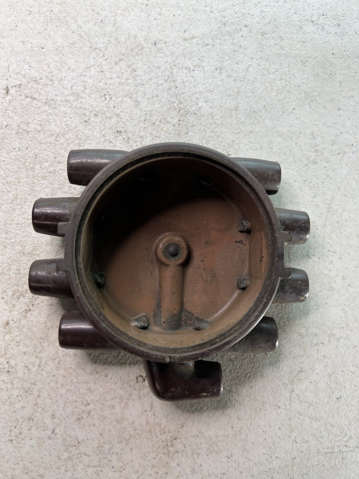 Vintage Bakelite 8-Cylinder Distributor Cap – Classic Ignition Part #21