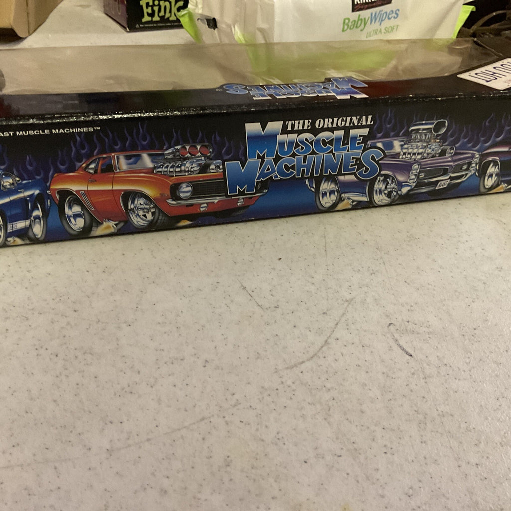 Muscle Machines California Too Hot 5 Car Set 1/64 Scale3