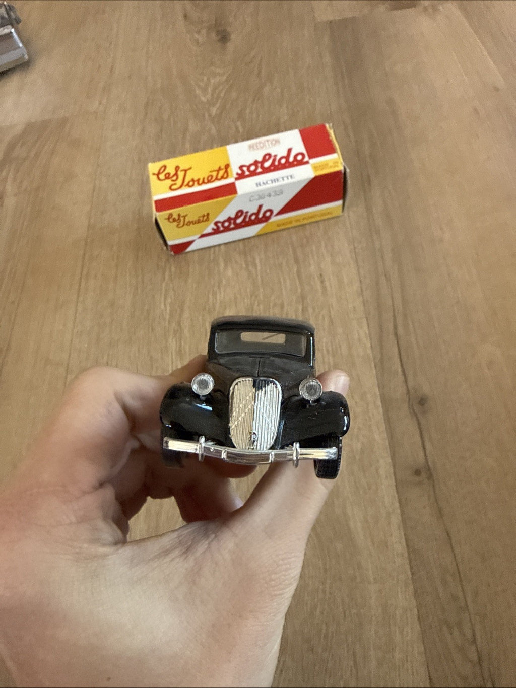 Citroën 15 CV Six (1938) – Black Solido 1:43 Diecast Car DeAgostini 4.5"3